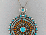 Anna Gvetadze<br />
Pendant<br />
Cloisonne enamel silver turquoise<br />
1080 GEL